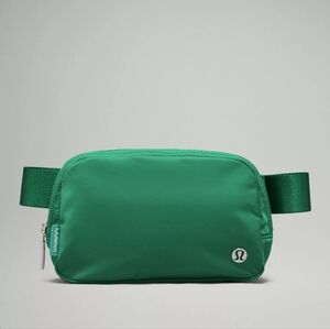 NWOT lululemon Everywhere Belt Bag 1L, Emerald Ice